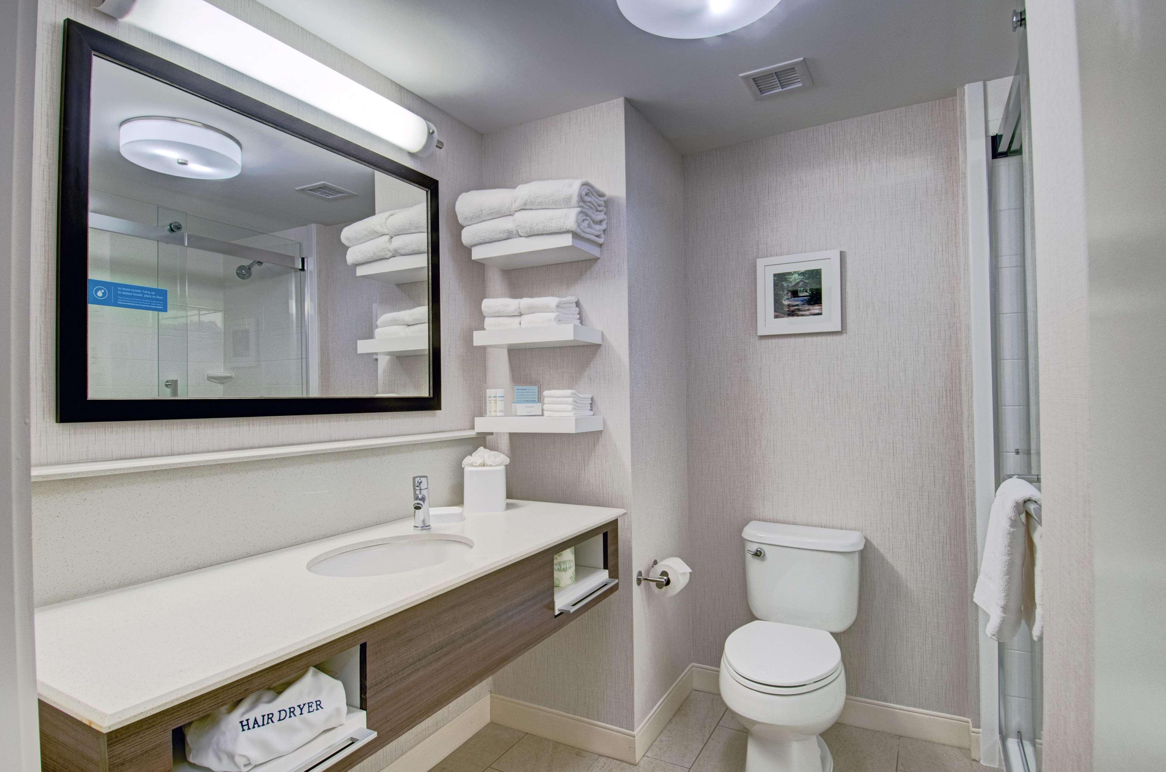Hampton Inn Boston - Вестборо Екстер'єр фото