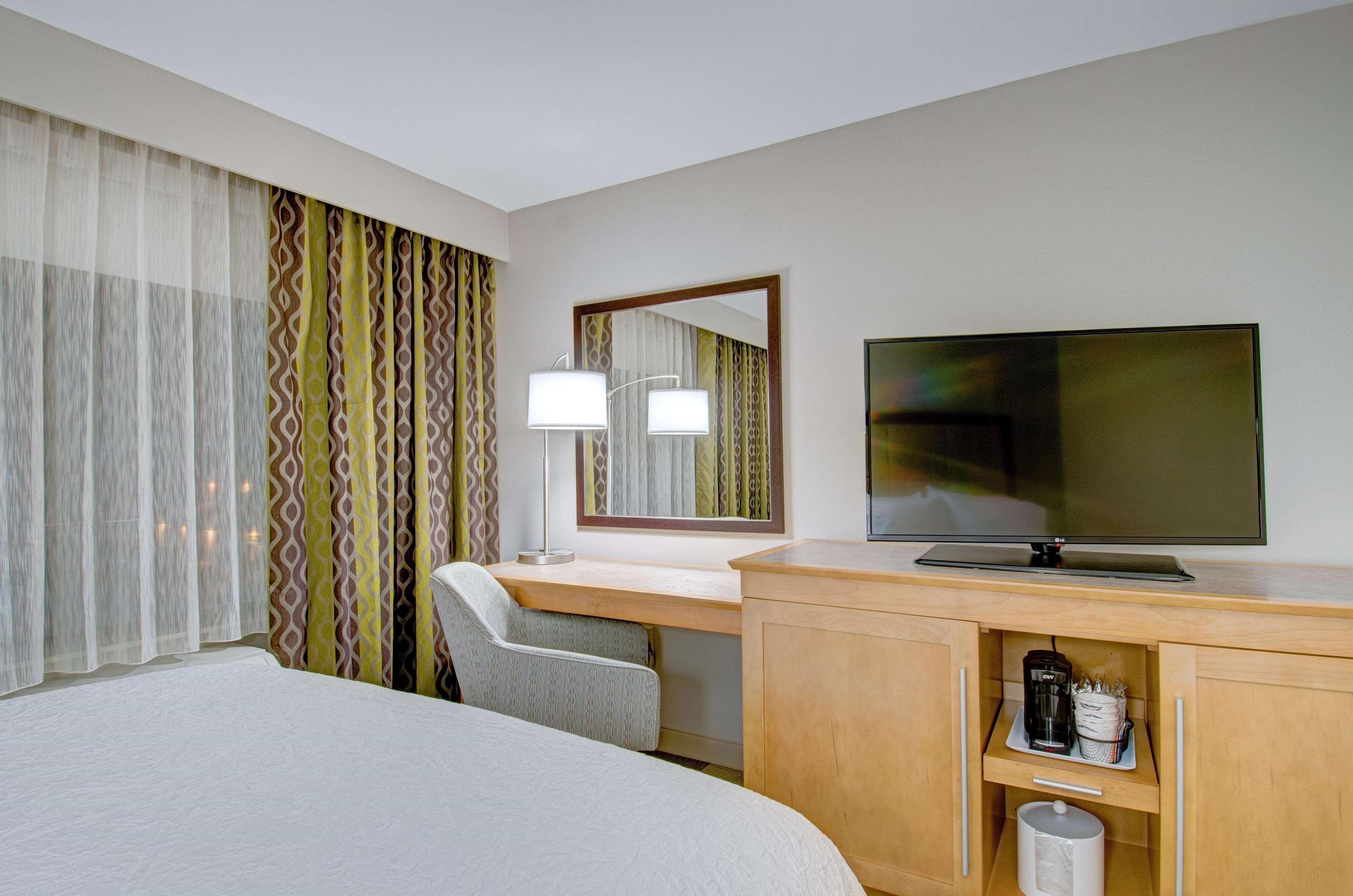 Hampton Inn Boston - Вестборо Екстер'єр фото